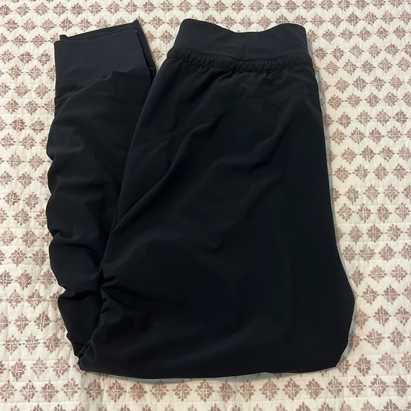 Athleta Attitude Black Jogger Yoga Workout Pants Size 6 - Picture 14 of 17